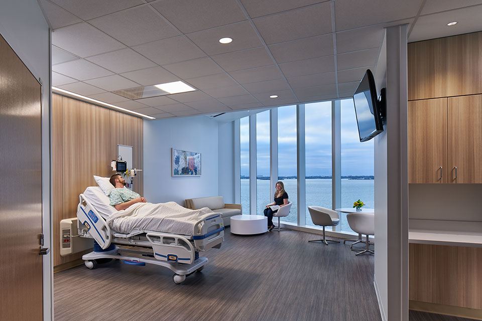 Patient suite Skolnick Surgical Tower